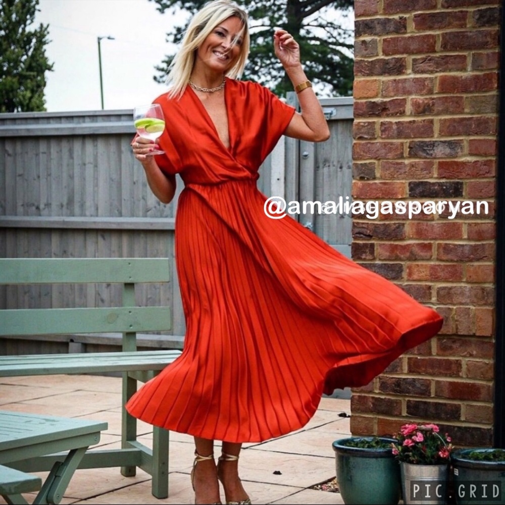 Mango🔥 Pleated skirt dress satin effect - Picture 2 of 12
